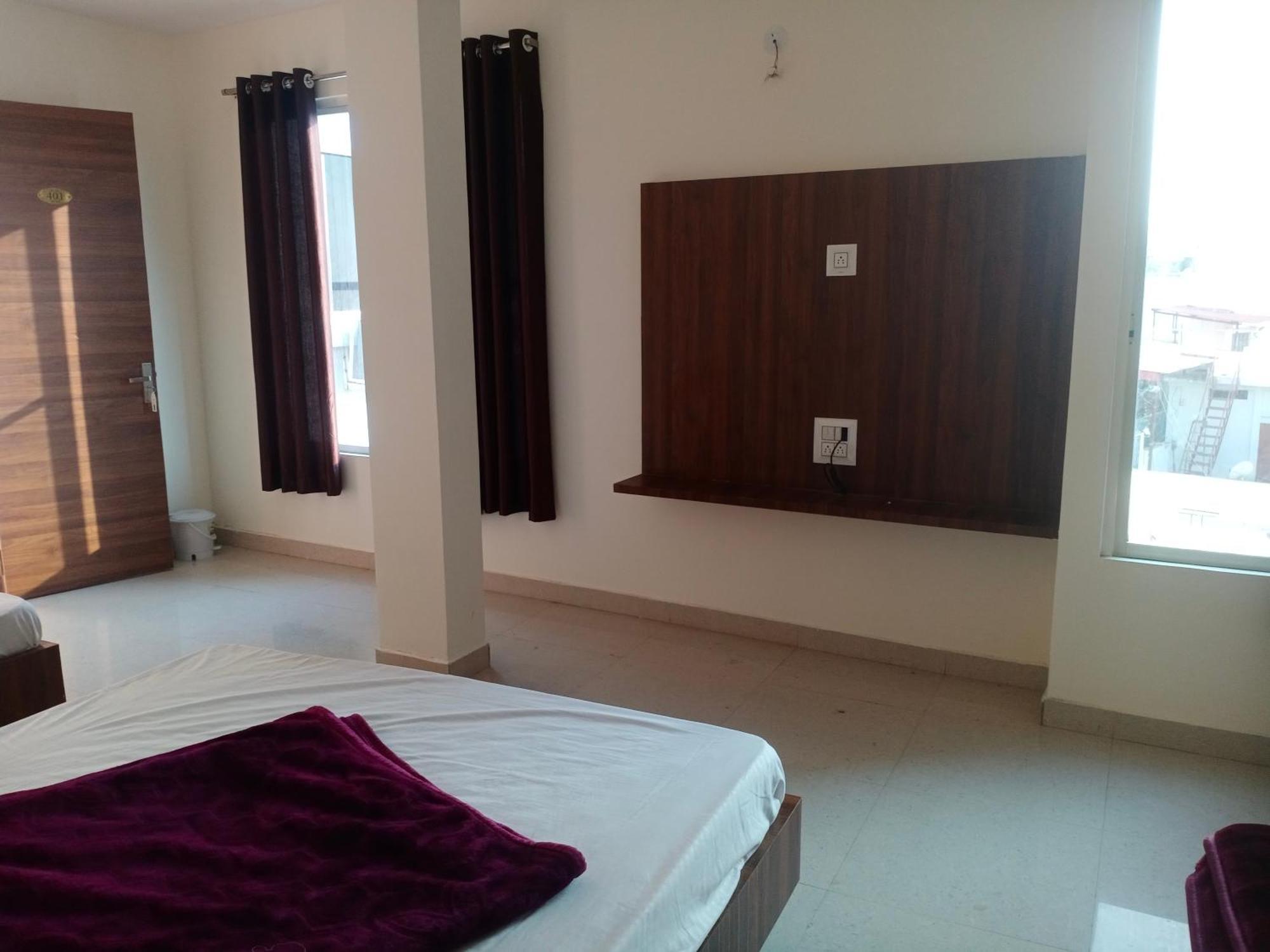 Hotel Soham Palace Ujjain Ngoại thất bức ảnh